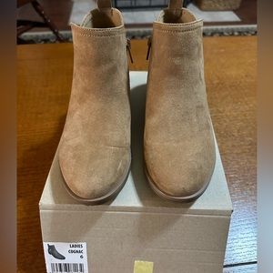 Time & Tru Memory Foam Cognac Ankle Boots Size 6.  Side Zip.  Great Condition!